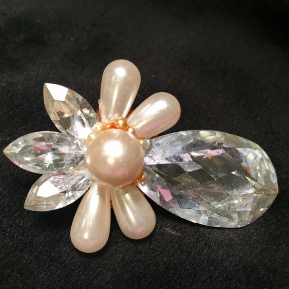 Wendy Gell Vintage Crystal & Pearl Earrings - Picture 3 of 4